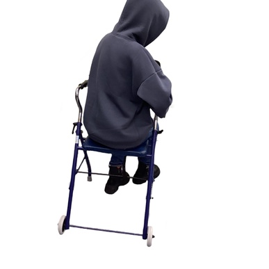 Ходунки для взрослых на передних колесах с сиденьем в аренду