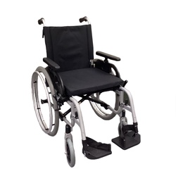 Коляска инвалидная (складная), съемные подлокотники и подножки